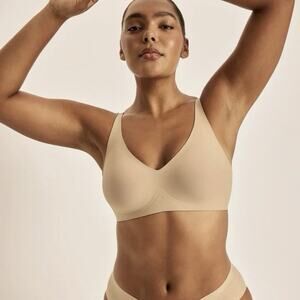 Knix Revolution V-Neck Bra Wireless Warm Sand Beige Tan Size M 34 A B C